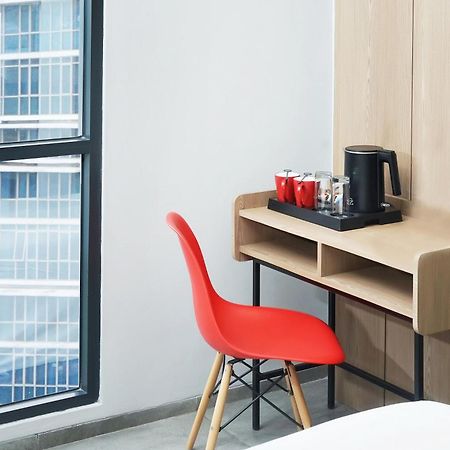 Neo Hotel Puri Indah Jakarta Buitenkant foto