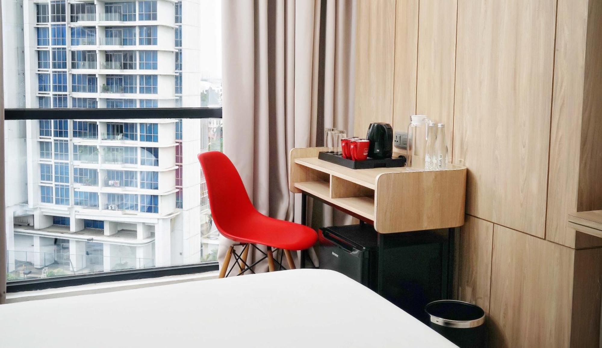 Neo Hotel Puri Indah Jakarta Buitenkant foto