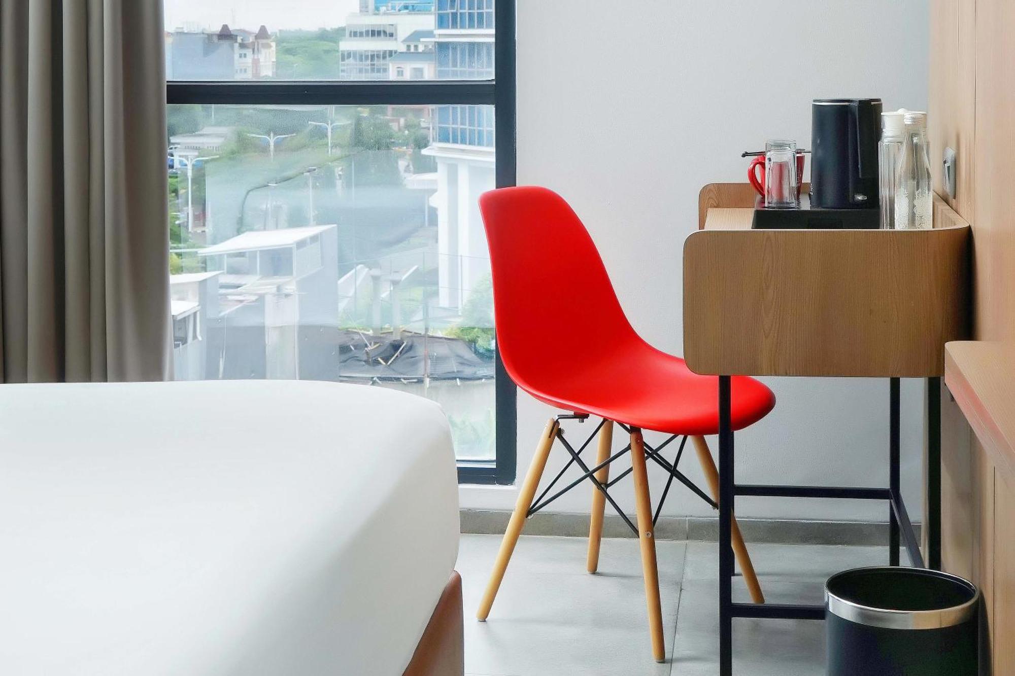 Neo Hotel Puri Indah Jakarta Buitenkant foto